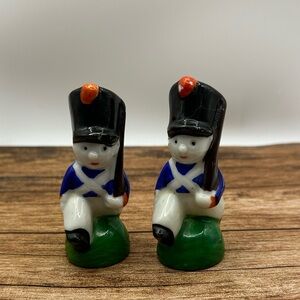 Vintage Toy Soldiers Salt Pepper Shakers Ceramic Japan